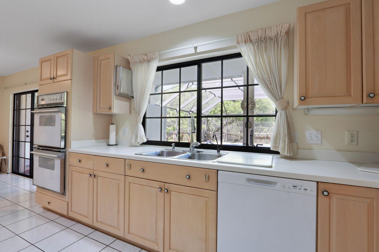 7868 Saddlebrook Drive, Port Saint Lucie, FL 34986 Photo