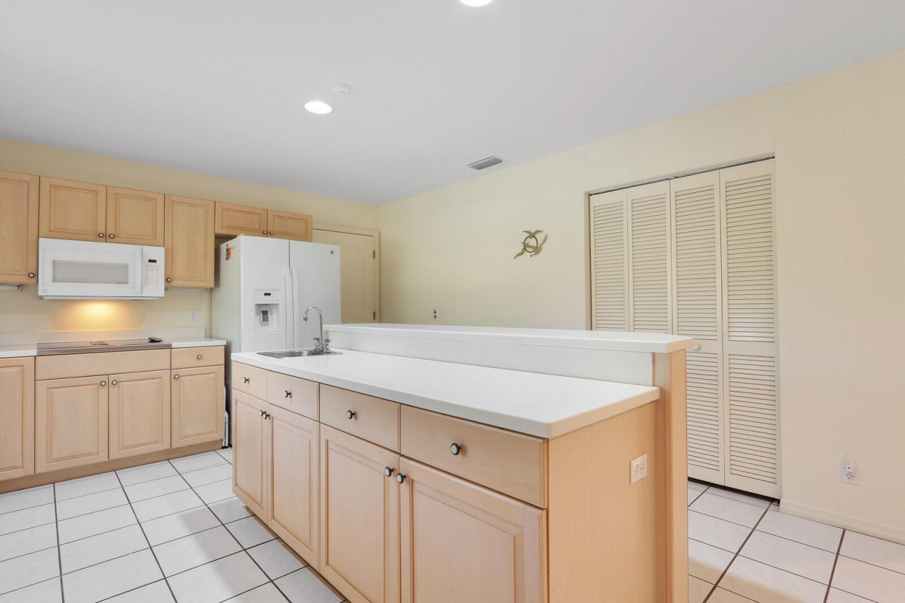 7868 Saddlebrook Drive, Port Saint Lucie, FL 34986 Photo