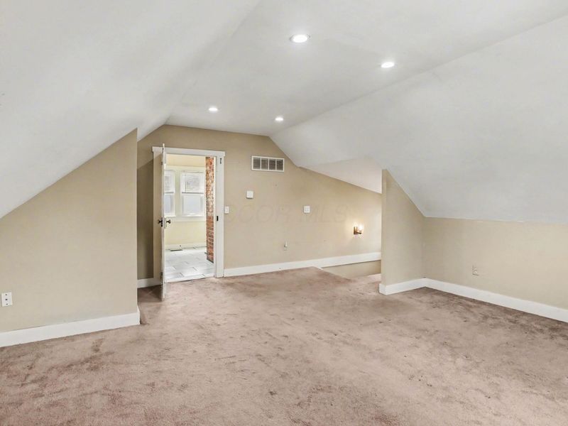 1639 E Granville Street, Columbus, OH 43203 Photo 16