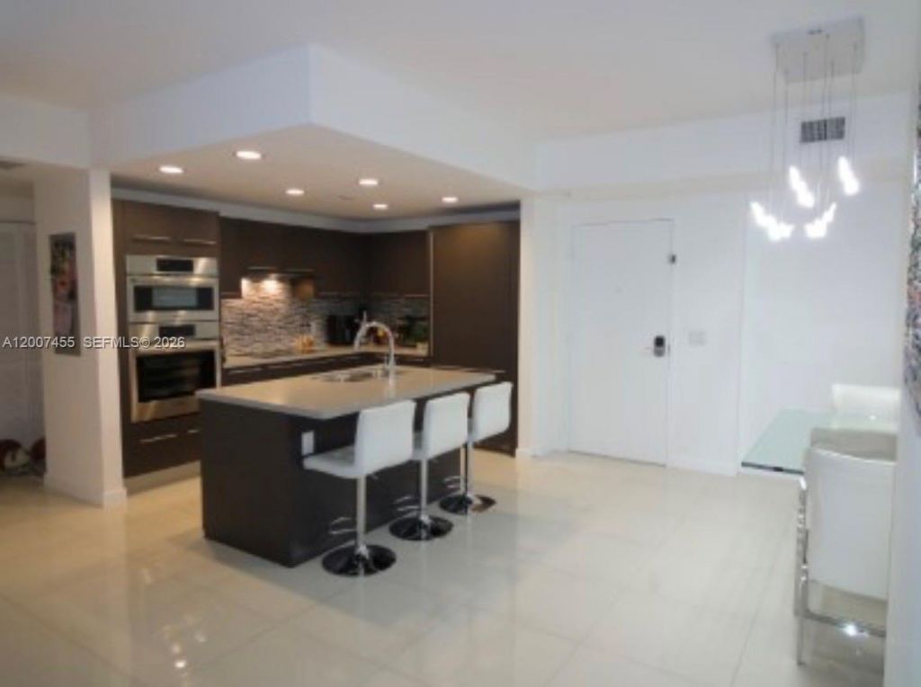 7825 NW 107th Ave , Unit 221, Doral, FL 33178 Photo