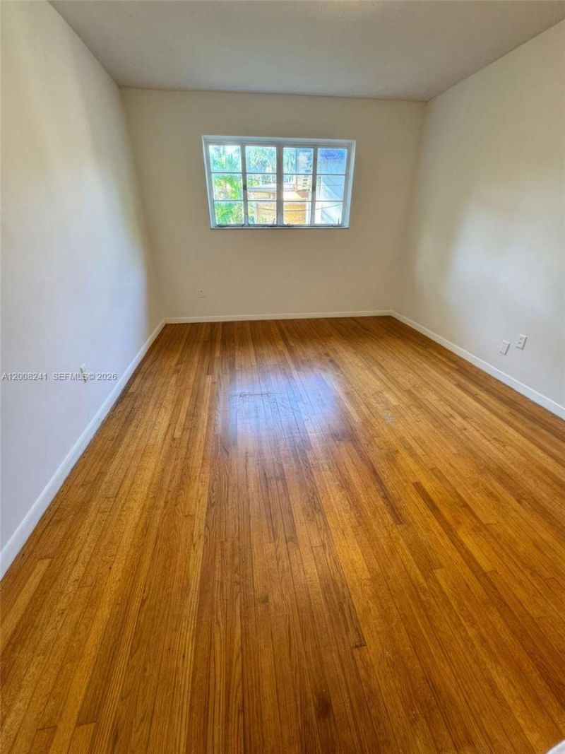 4582 Royal Palm Ave, Miami Beach, FL 33140 Photo