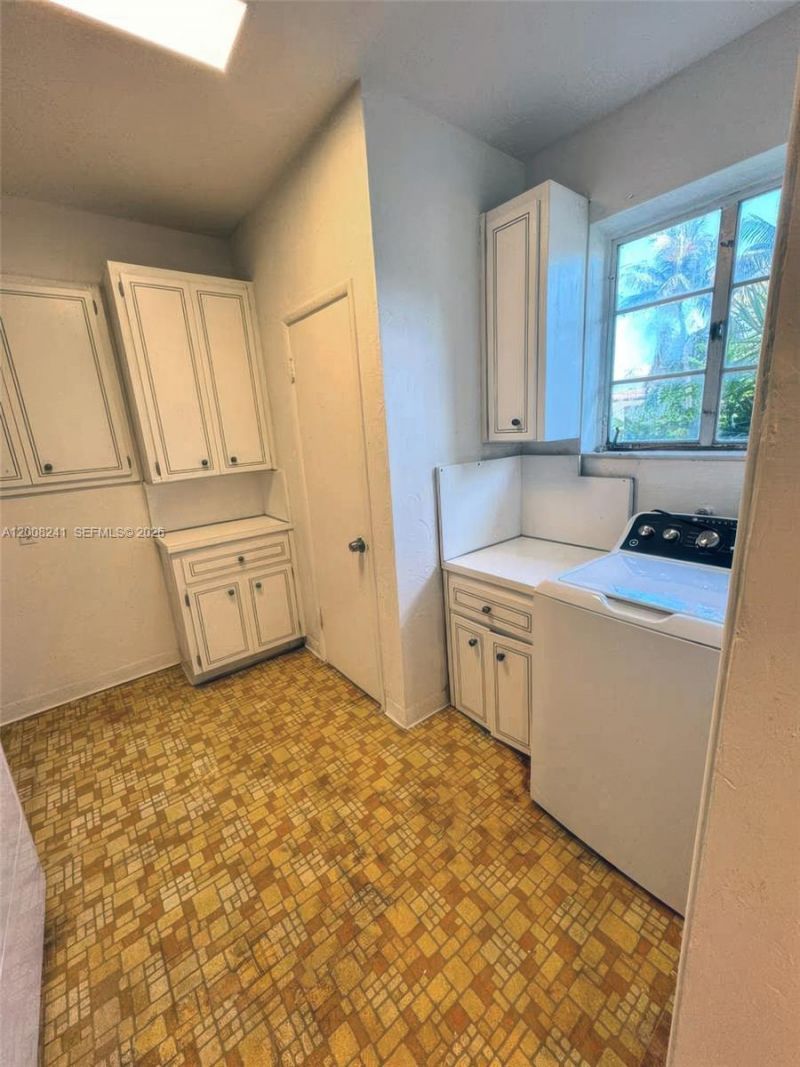 4582 Royal Palm Ave, Miami Beach, FL 33140 Photo