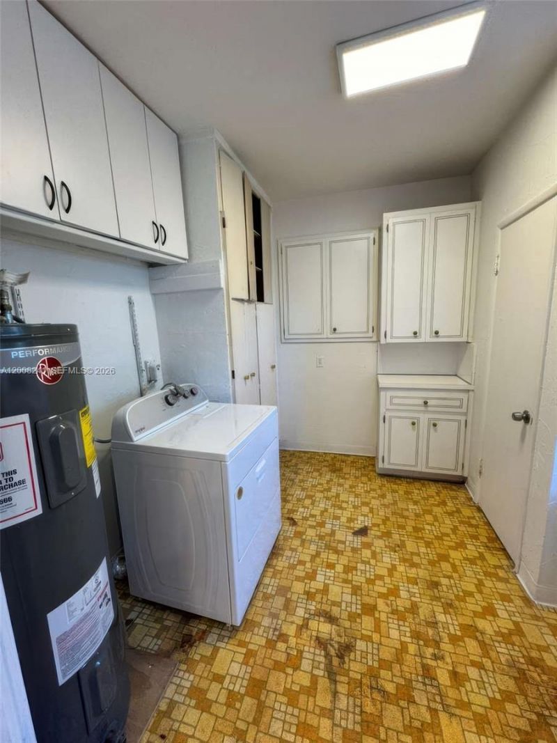 4582 Royal Palm Ave, Miami Beach, FL 33140 Photo