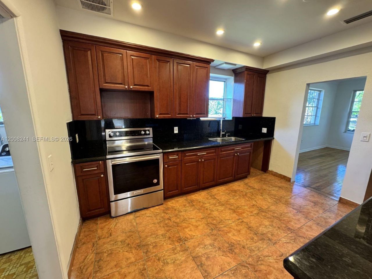 4582 Royal Palm Ave, Miami Beach, FL 33140 Photo