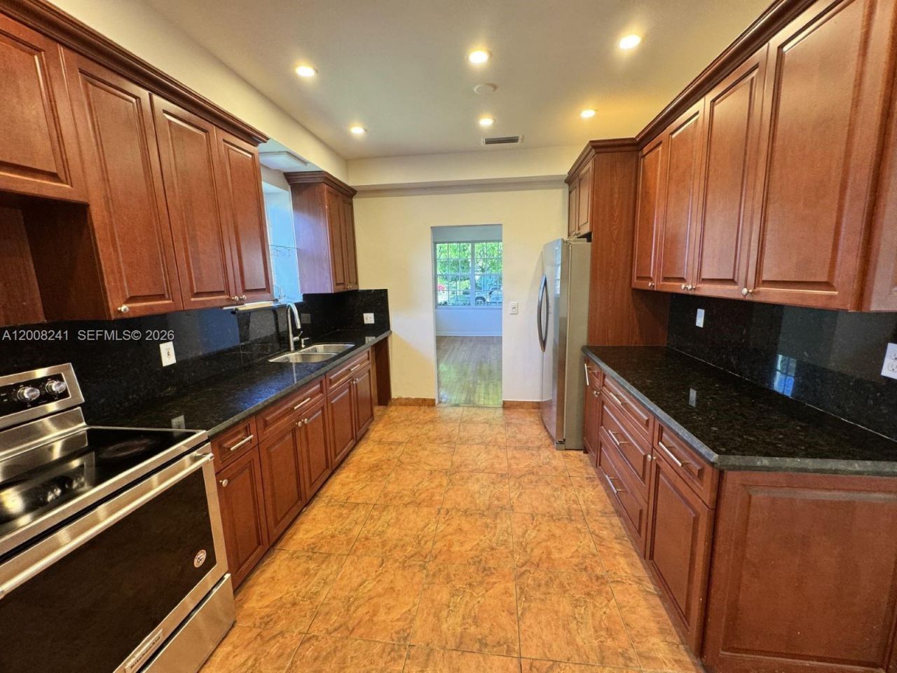4582 Royal Palm Ave, Miami Beach, FL 33140 Photo