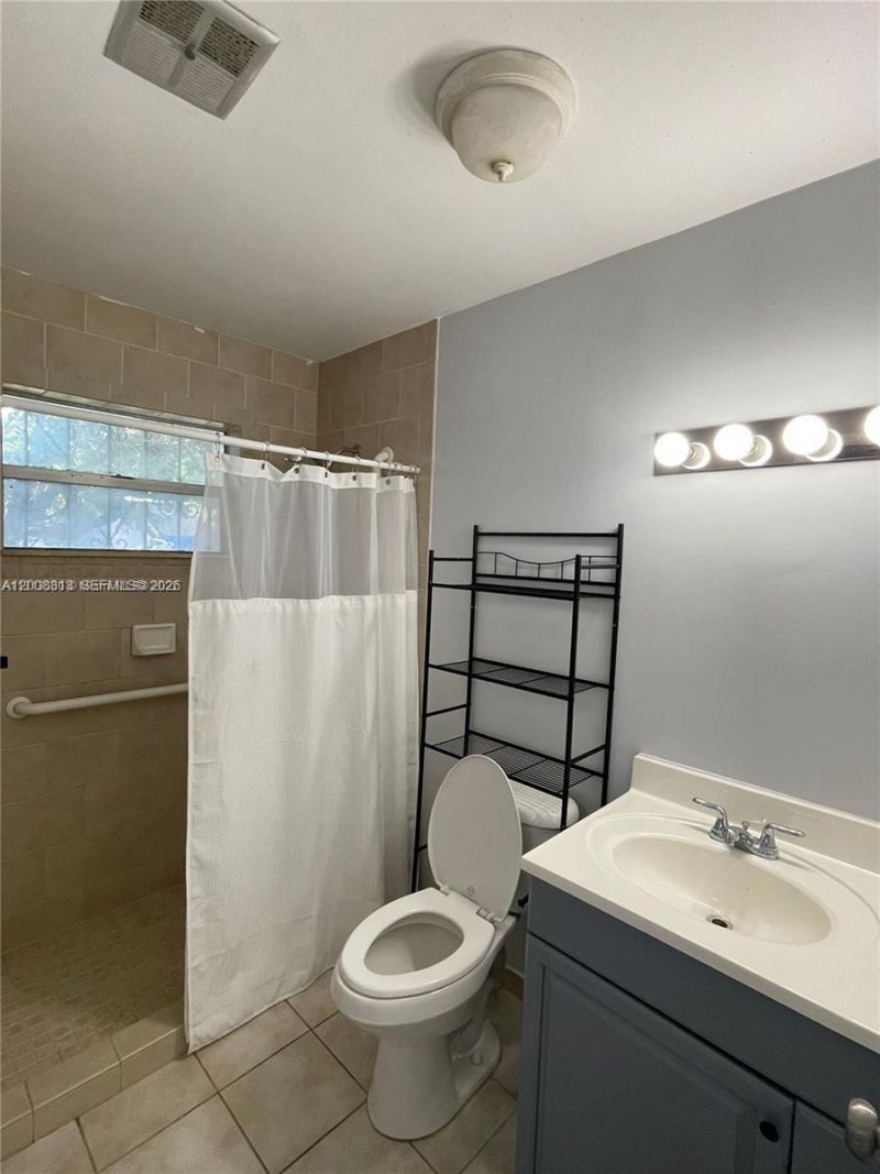 1074 NW 27th St, Miami, FL 33127 Photo