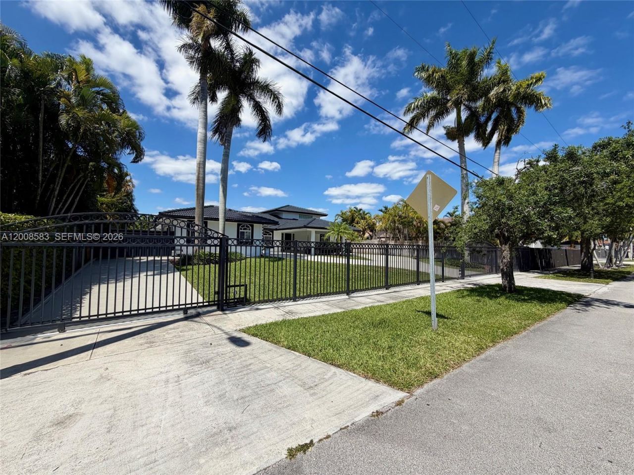 13431 SW 32nd St , Miami, FL 33175 Photo