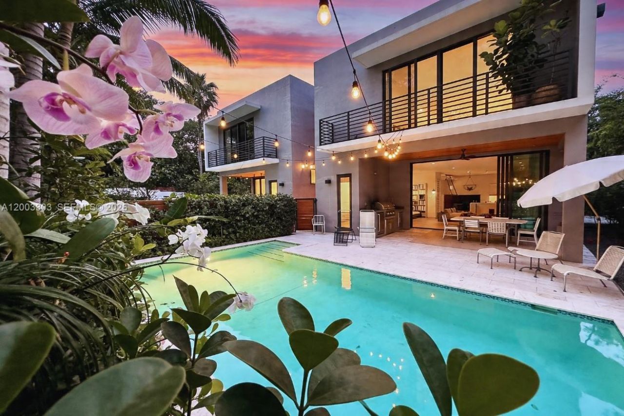 2955 Shipping Ave, Unit 2955, Miami, FL 33133 Photo