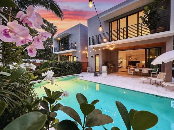 2955 Shipping Ave, Unit 2955, Miami, FL 33133