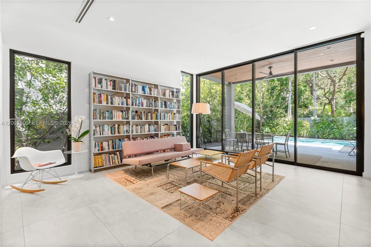 2955 Shipping Ave, Unit 2955, Miami, FL 33133 Photo