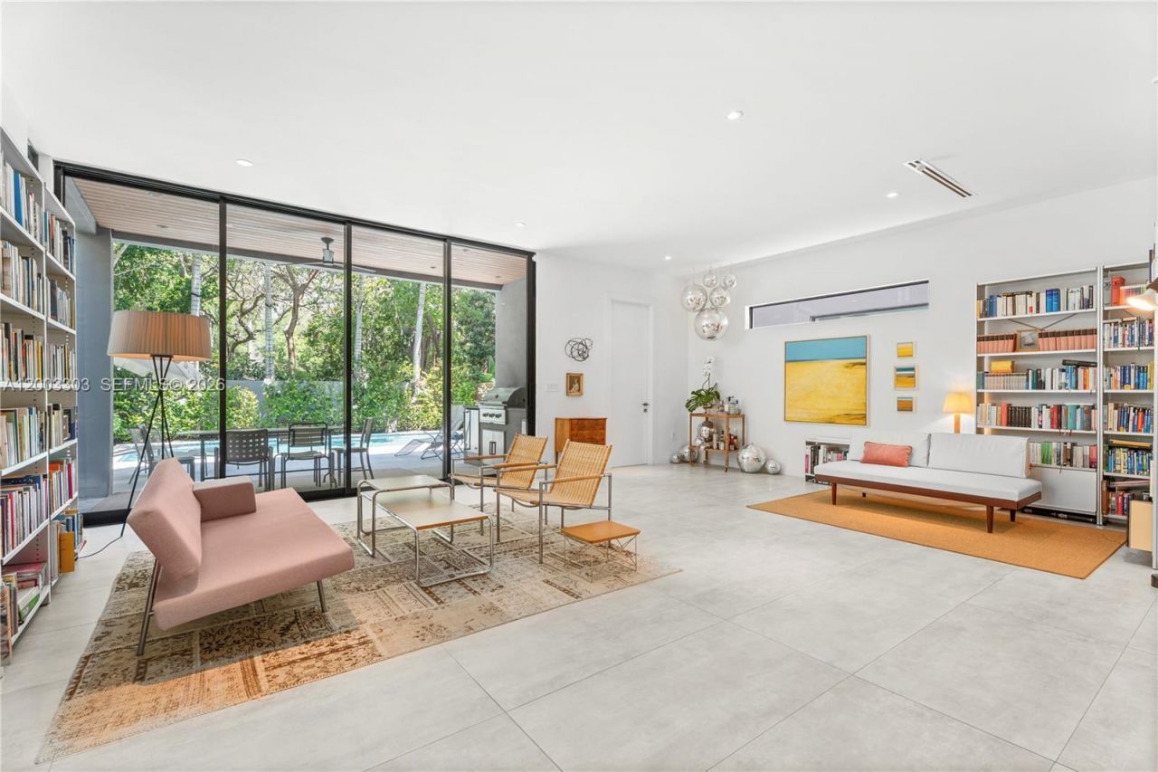 2955 Shipping Ave, Unit 2955, Miami, FL 33133 Photo