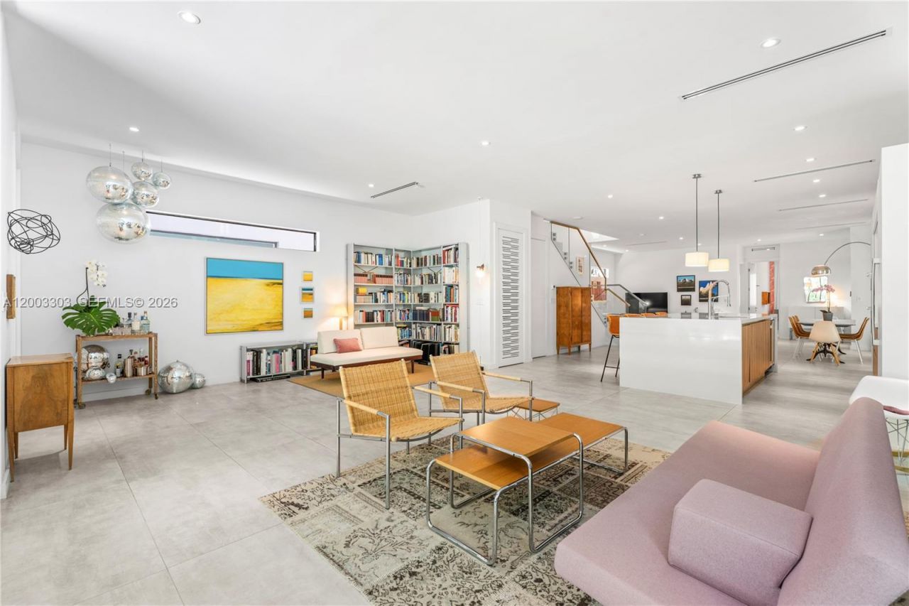 2955 Shipping Ave, Unit 2955, Miami, FL 33133 Photo