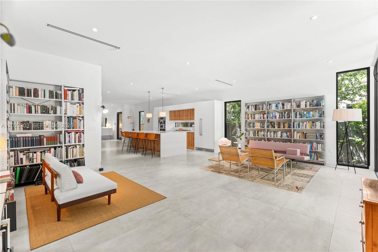 2955 Shipping Ave, Unit 2955, Miami, FL 33133 Photo