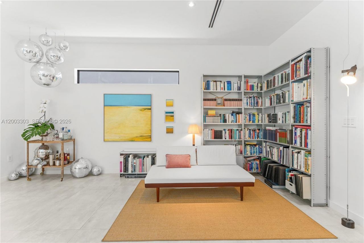 2955 Shipping Ave, Unit 2955, Miami, FL 33133 Photo