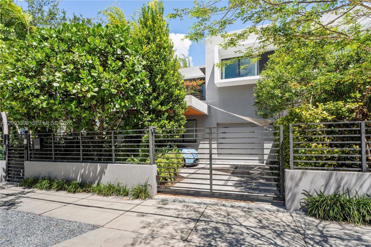 2955 Shipping Ave, Unit 2955, Miami, FL 33133 Photo