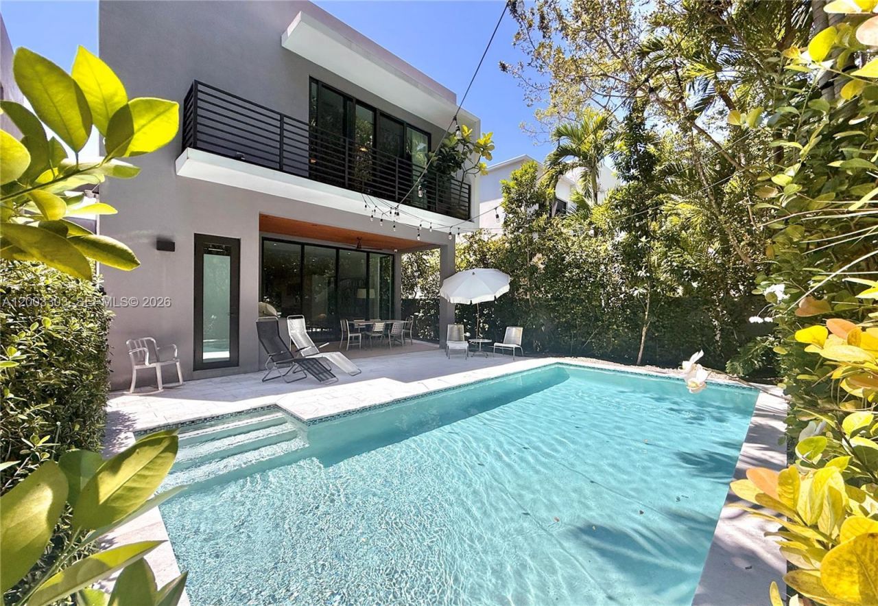 2955 Shipping Ave, Unit 2955, Miami, FL 33133 Photo