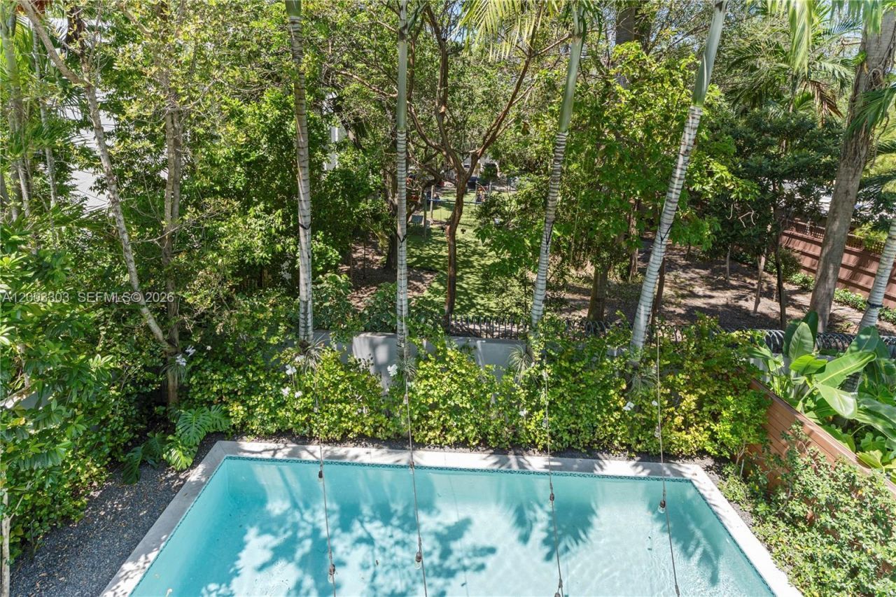 2955 Shipping Ave, Unit 2955, Miami, FL 33133 Photo