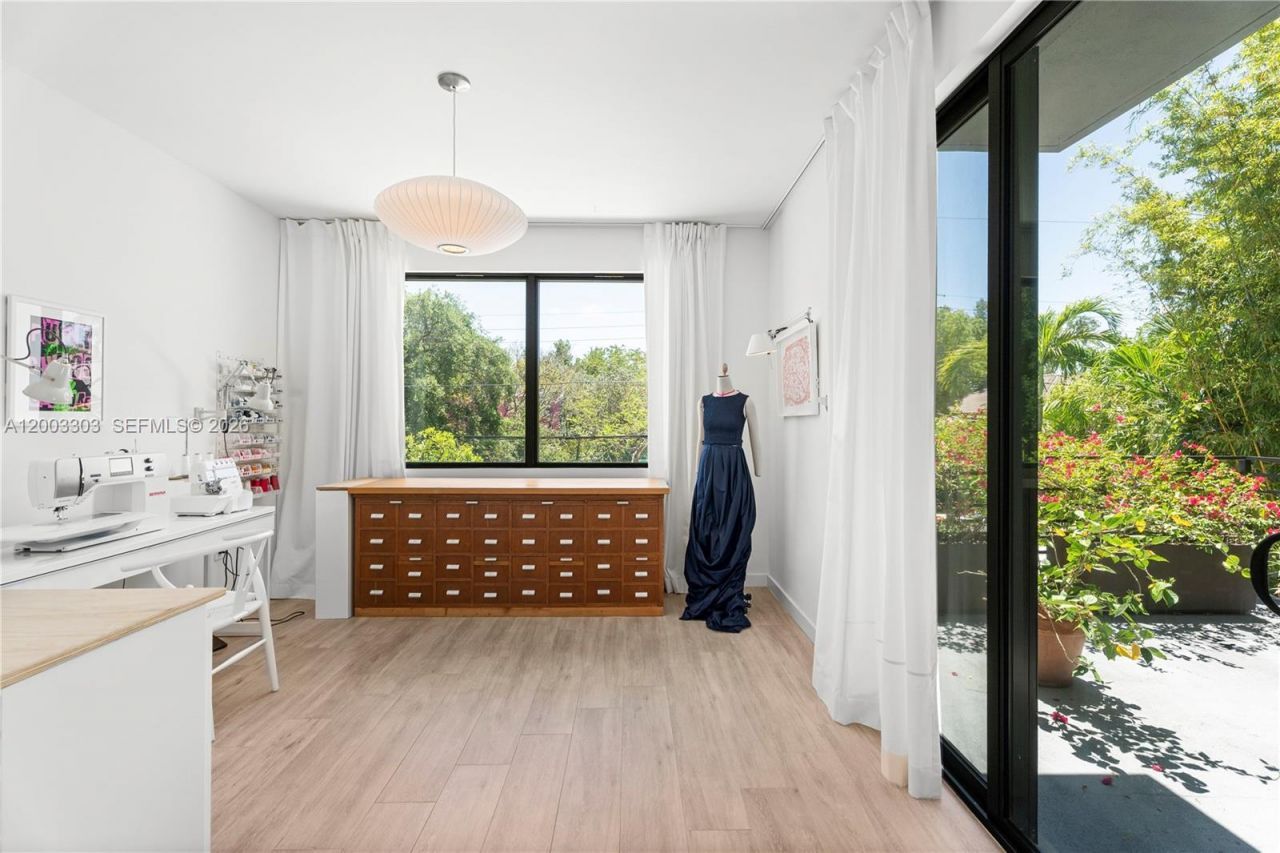 2955 Shipping Ave, Unit 2955, Miami, FL 33133 Photo