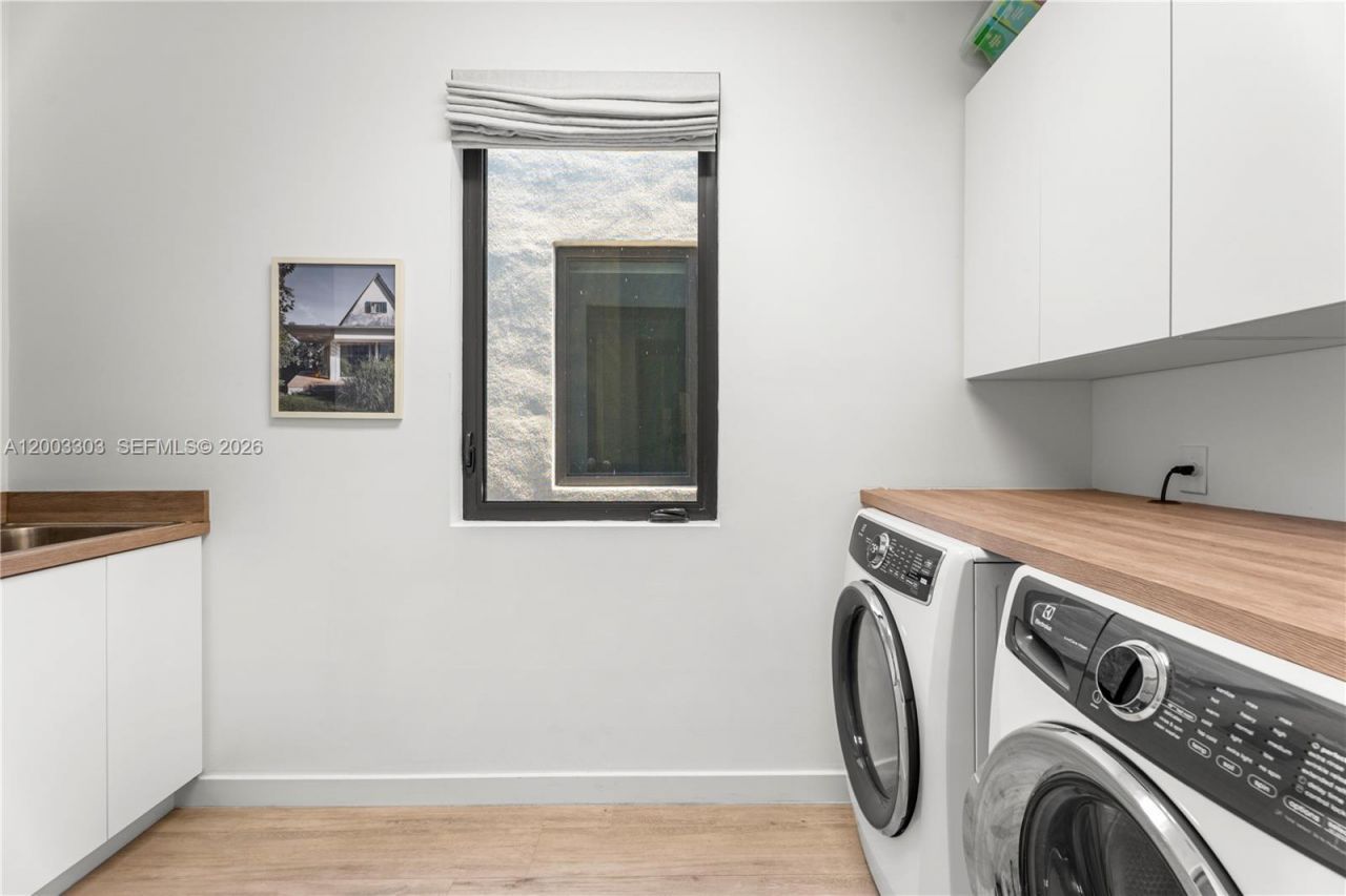 2955 Shipping Ave, Unit 2955, Miami, FL 33133 Photo