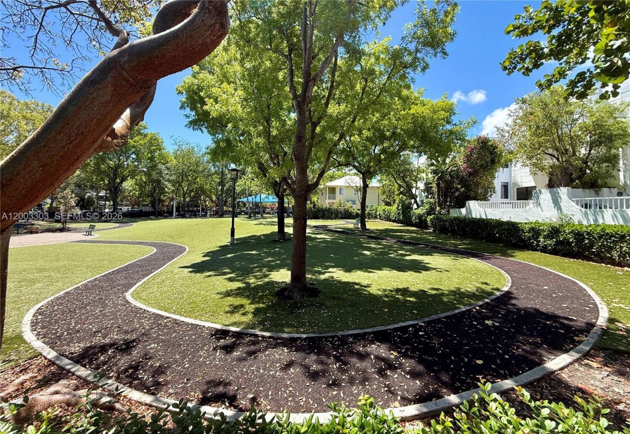 2955 Shipping Ave, Unit 2955, Miami, FL 33133 Photo