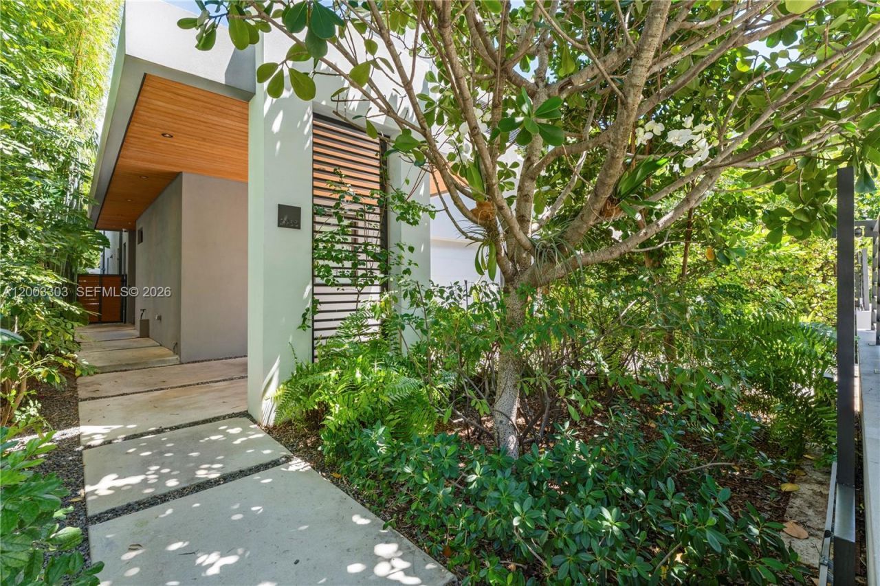 2955 Shipping Ave, Unit 2955, Miami, FL 33133 Photo