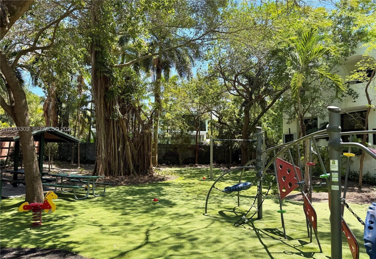 2955 Shipping Ave, Unit 2955, Miami, FL 33133 Photo