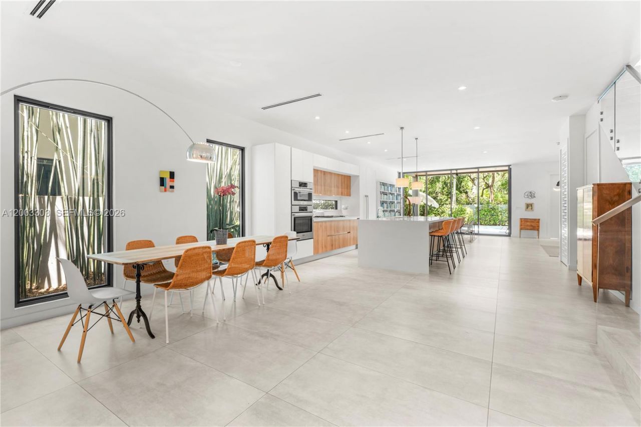 2955 Shipping Ave, Unit 2955, Miami, FL 33133 Photo
