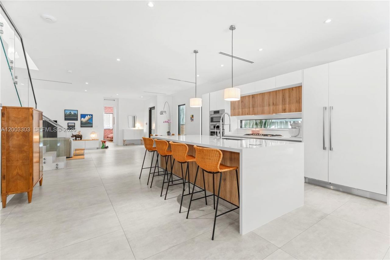 2955 Shipping Ave, Unit 2955, Miami, FL 33133 Photo