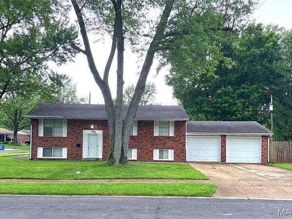 1460 Fox Run Drive , Florissant, MO 63033