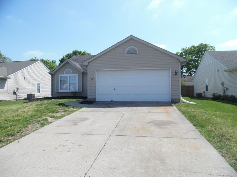 969 Charleston Court, Trenton, OH 45067 Photo 1