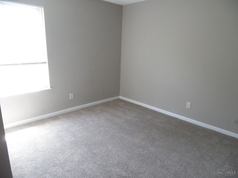 969 Charleston Court, Trenton, OH 45067 Photo 14