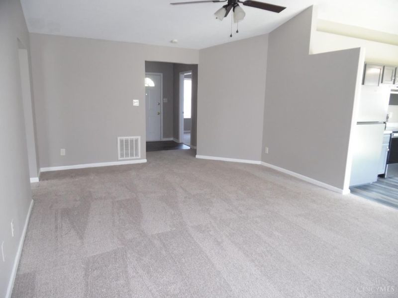 969 Charleston Court, Trenton, OH 45067 Photo 2