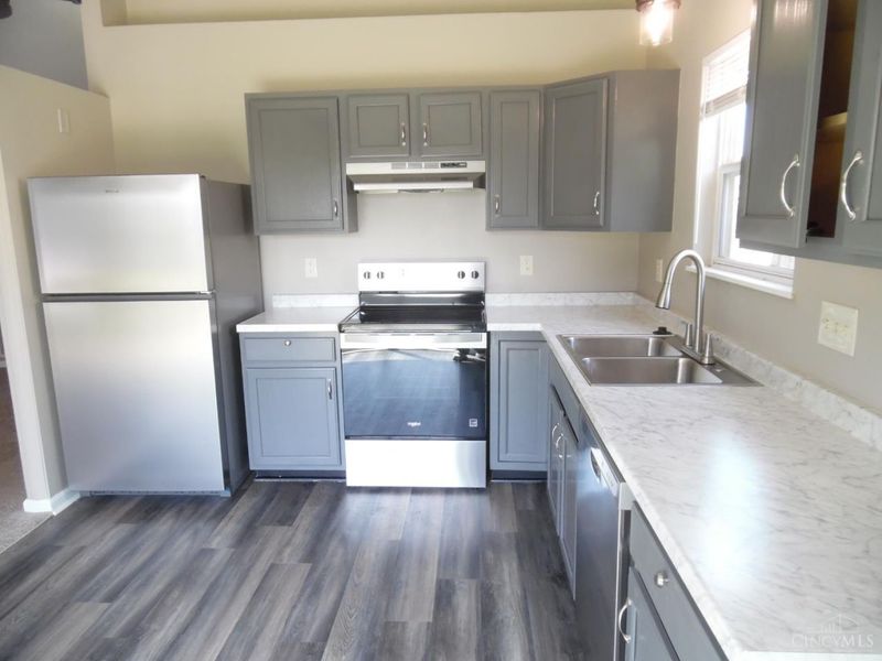 969 Charleston Court, Trenton, OH 45067 Photo 8