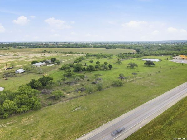 1764 E LOOP 1604 S, Adkins, TX 78101