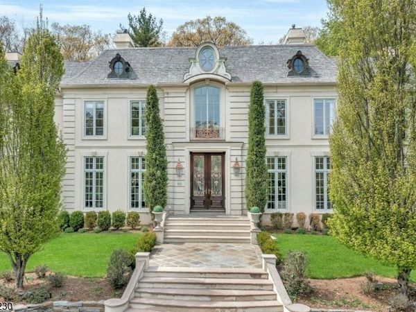 501 Timberline Dr, Franklin Lakes, NJ 07417