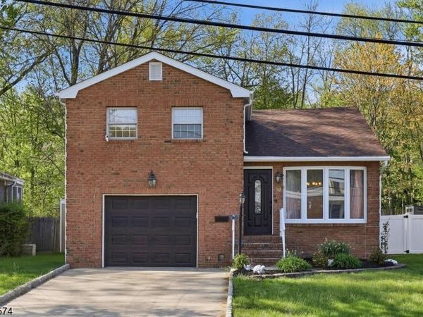 42 Lenox Ave, Green Brook, NJ 08812
