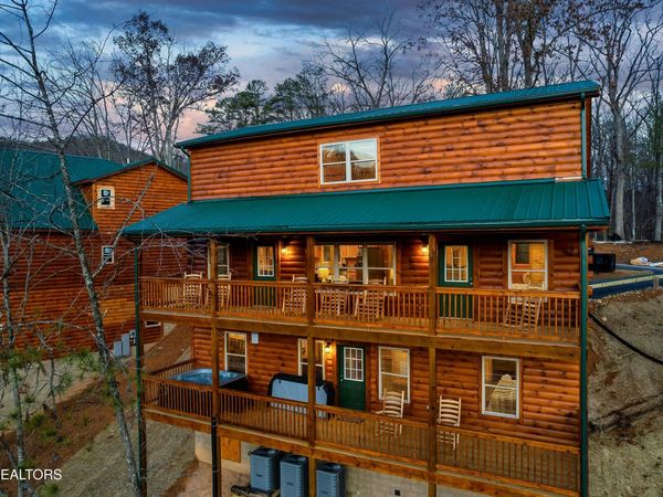 809 String Run Way, Pigeon Forge, TN 37863