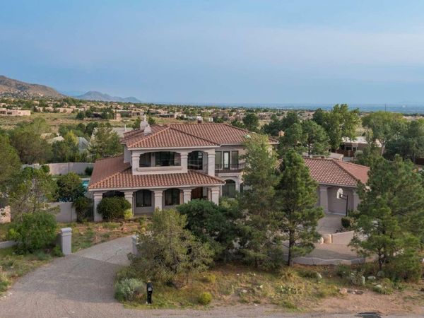 1205 Marigold Drive NE, Albuquerque, NM 87122