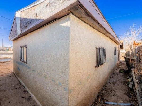 905 Ross Avenue SE, Albuquerque, NM 87102