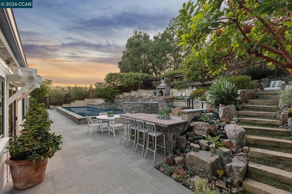 1089 Rahara Dr, Lafayette, CA 94549 Main Photo