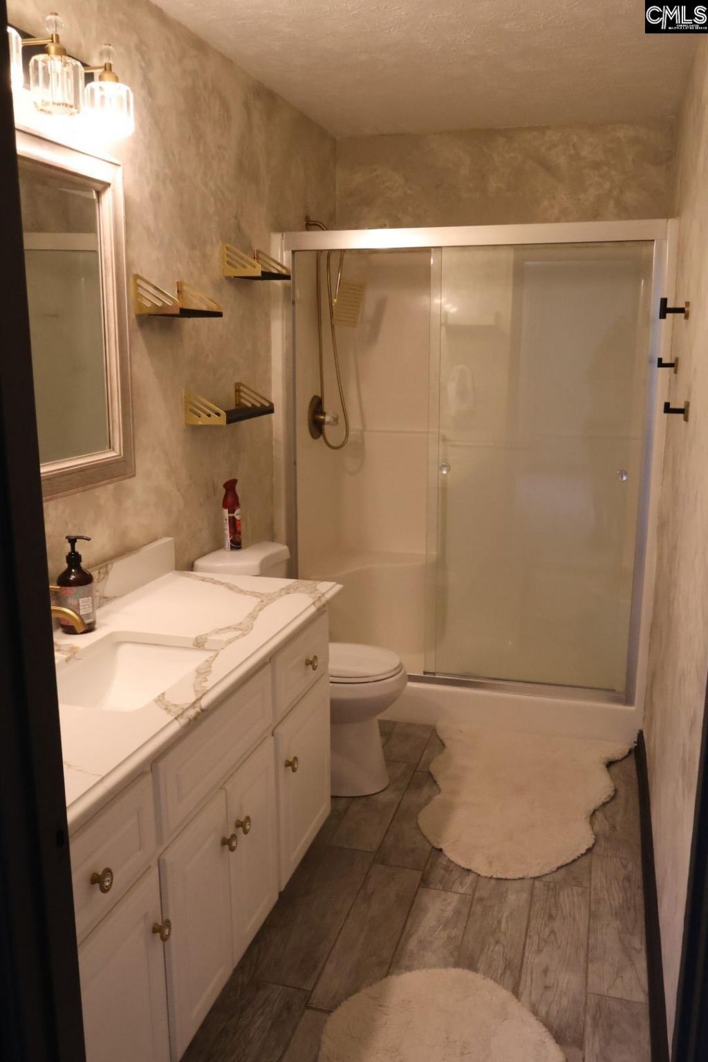 107 Waverly Drive  Photo 17