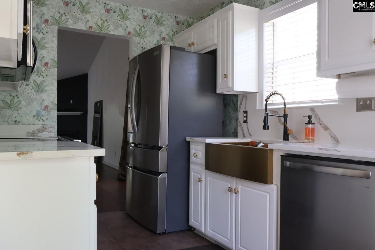 107 Waverly Drive  Photo 6