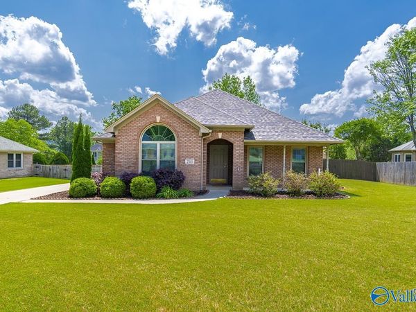 2510 Lawson Lake Court, Huntsville, AL 35803