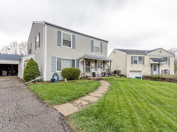 3693 Lakepointe Drive, Northwood, OH 43619