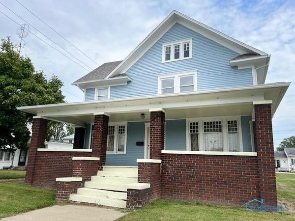 609 N Clinton Street , Defiance, OH 43512