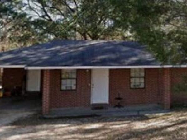 40 Jeans Dr., Columbia, MS 39429