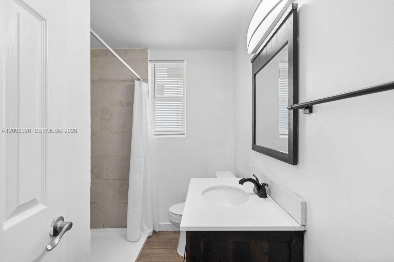 842 SW 3rd St , Miami, FL 33130 Photo