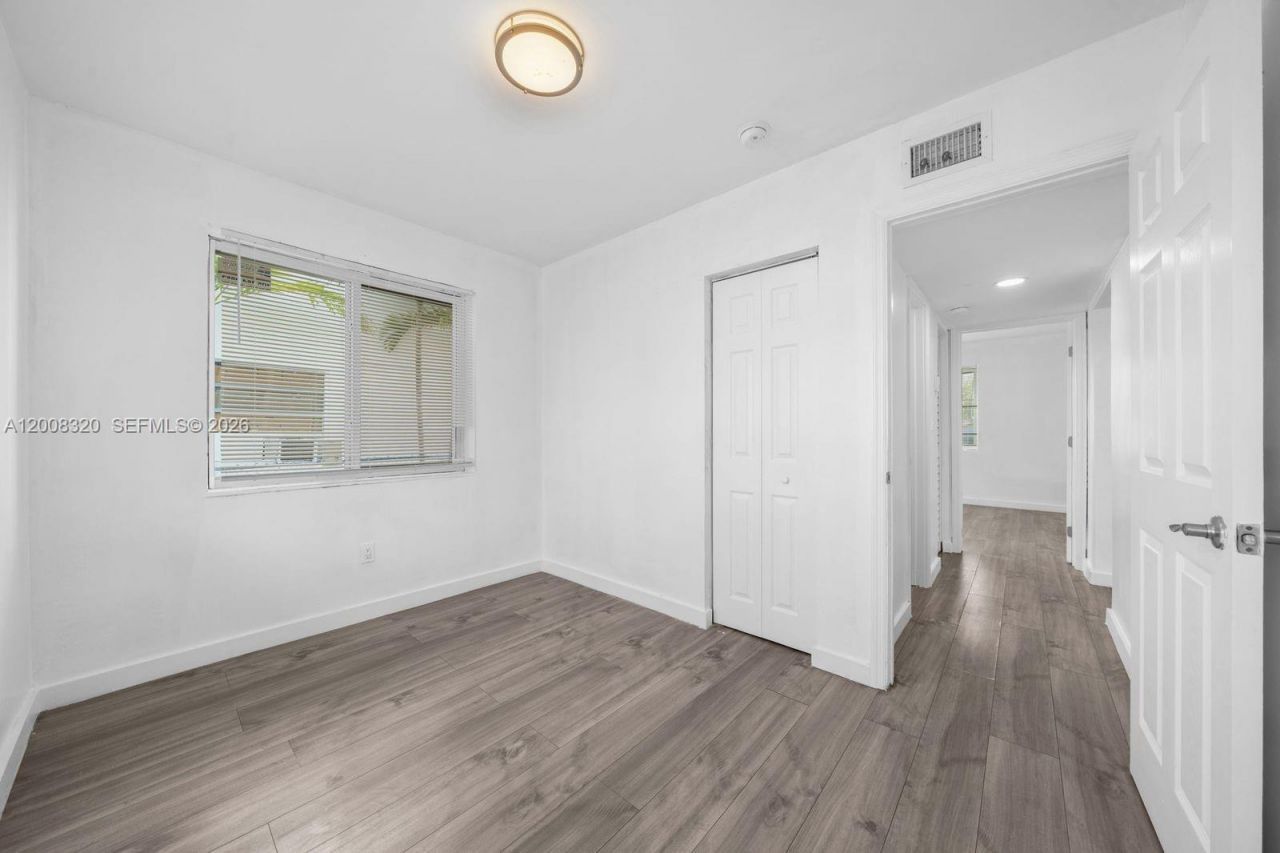 842 SW 3rd St , Miami, FL 33130 Photo