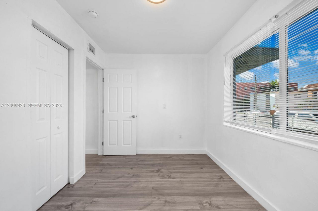 842 SW 3rd St , Miami, FL 33130 Photo