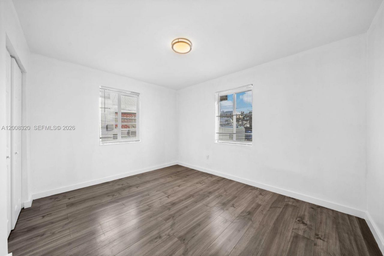 842 SW 3rd St , Miami, FL 33130 Photo